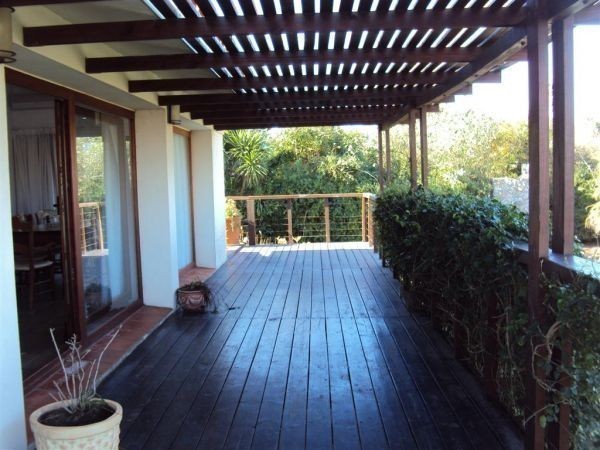 Casa en alquiler en plena Barra, pileta, vista y capacidad para 15 personas.