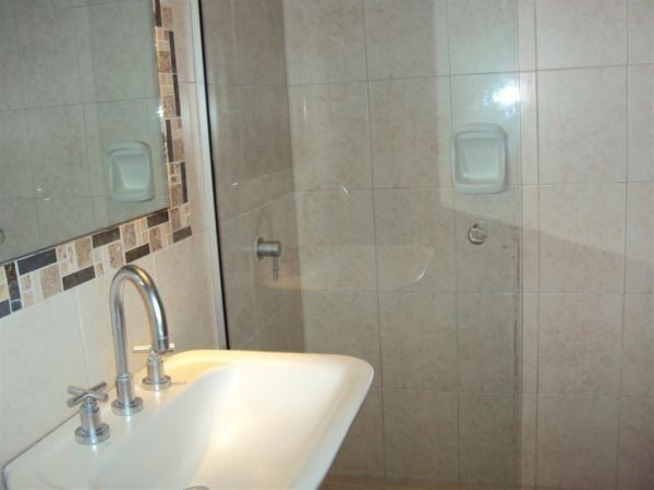 Casa en alquiler en plena Barra, pileta, vista y capacidad para 15 personas.