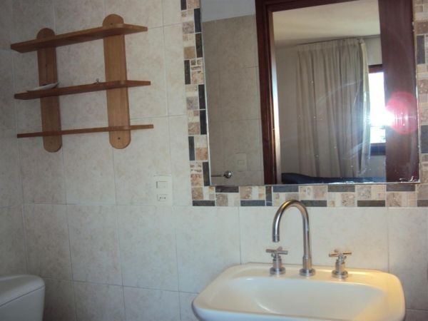 Casa en alquiler en plena Barra, pileta, vista y capacidad para 15 personas.