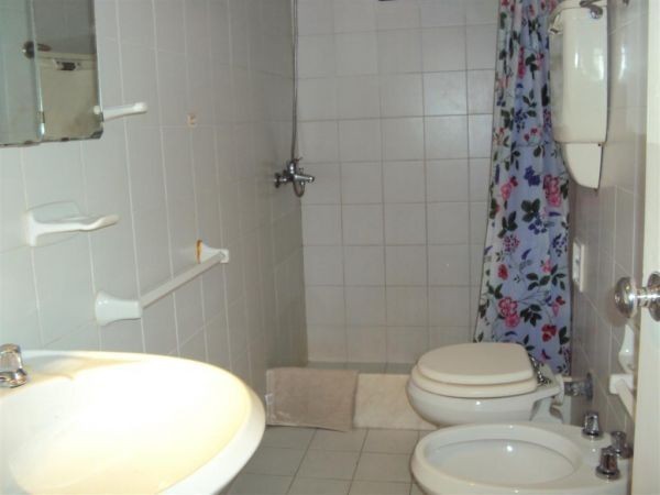 Casa en alquiler en plena Barra, pileta, vista y capacidad para 15 personas.