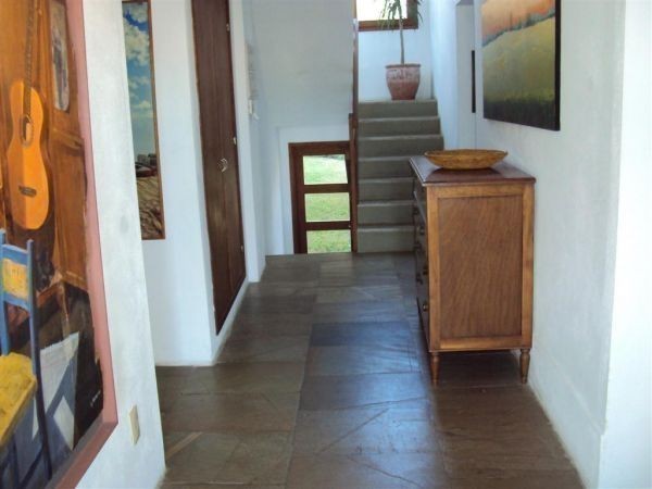 Casa en alquiler en plena Barra, pileta, vista y capacidad para 15 personas.