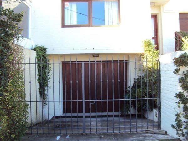 Casa en alquiler en plena Barra, pileta, vista y capacidad para 15 personas.