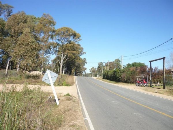 lote en venta super bien ubicado sobre Camino Eguzquiza, El Tesoro, La Barra.