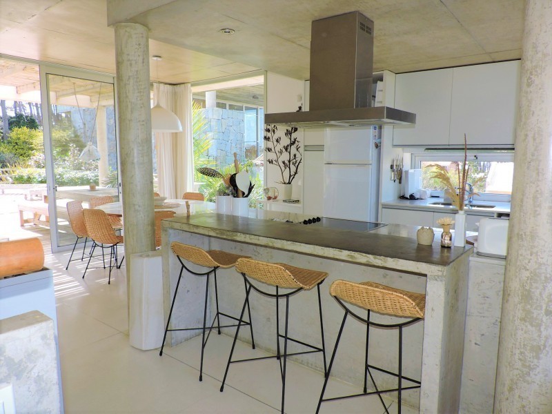 Moderna casa en alquiler en Montoya a pasos del mar