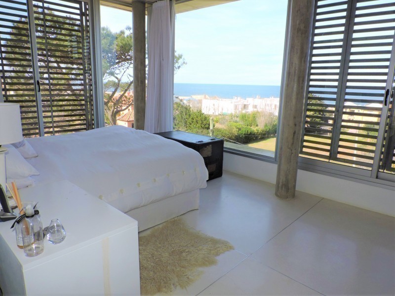 Moderna casa en alquiler en Montoya a pasos del mar