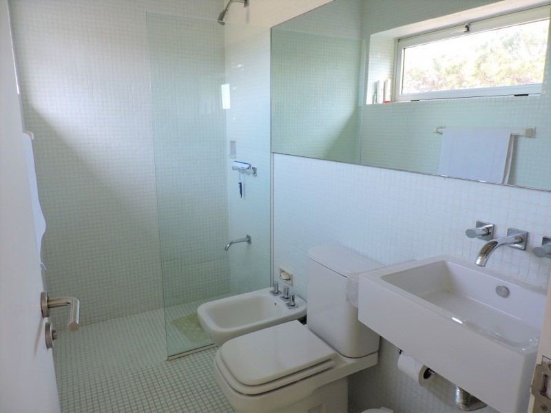 Moderna casa en alquiler en Montoya a pasos del mar