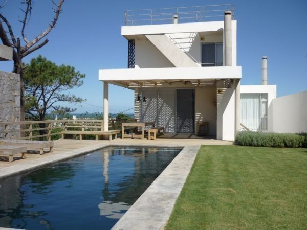 Moderna casa en alquiler en Montoya a pasos del mar