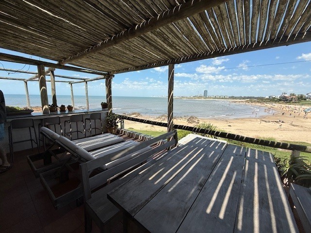 Importante departamento en alquiler sobre la playa en La Posta del Cangrejo, La Barra.