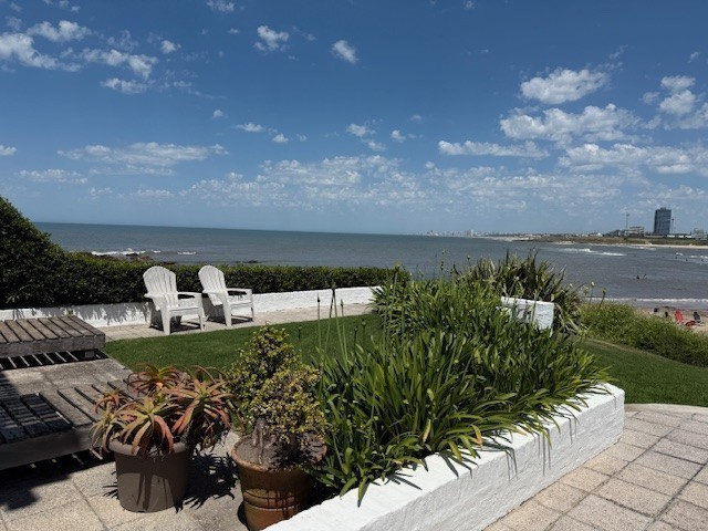 Importante departamento en alquiler sobre la playa en La Posta del Cangrejo, La Barra.