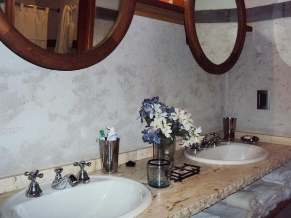 Espectacular casa en alquiler en la mejor zona de Montoya, La Barra muy cerquita del mar.