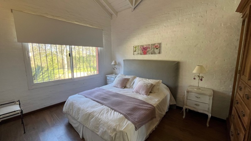 Encantadora casa en alquiler rodeada de verde, La Barra.