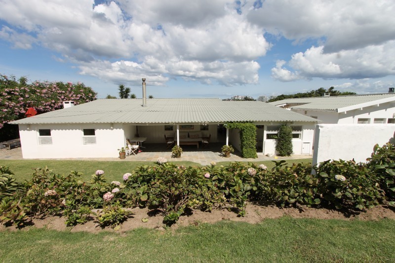 Casa en alquiler en primera línea sobre las dunas de La Desembocadura, La Barra..