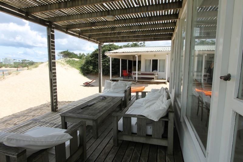 Casa en alquiler en primera línea sobre las dunas de La Desembocadura, La Barra..