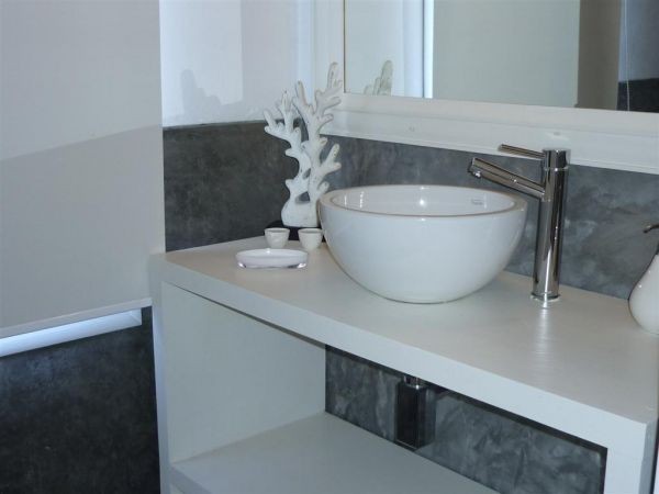 Moderna casa en alquiler y venta con vista al mar en El Chorro.