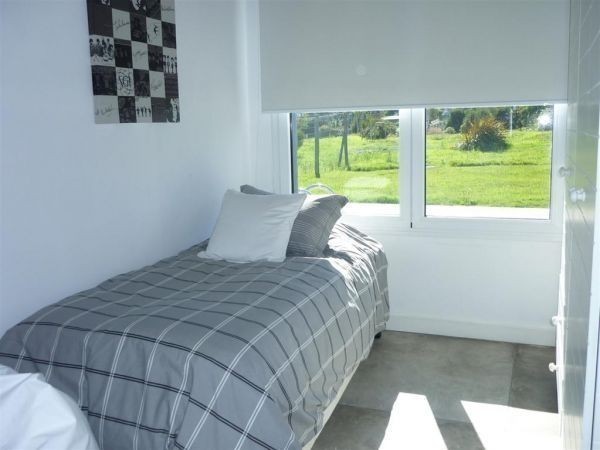 Moderna casa en alquiler y venta con vista al mar en El Chorro.