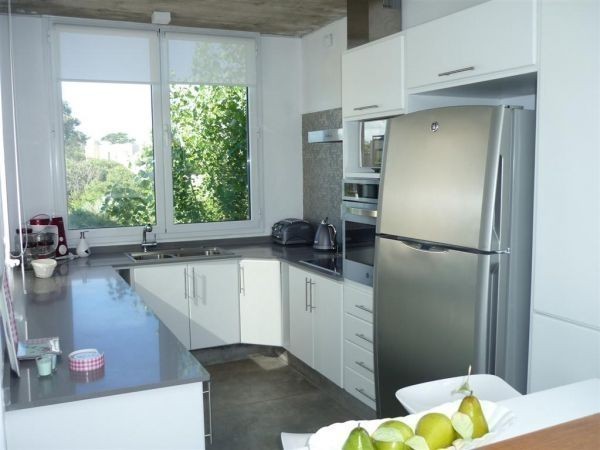 Moderna casa en alquiler y venta con vista al mar en El Chorro.