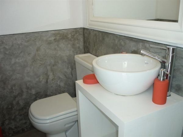 Moderna casa en alquiler y venta con vista al mar en El Chorro.