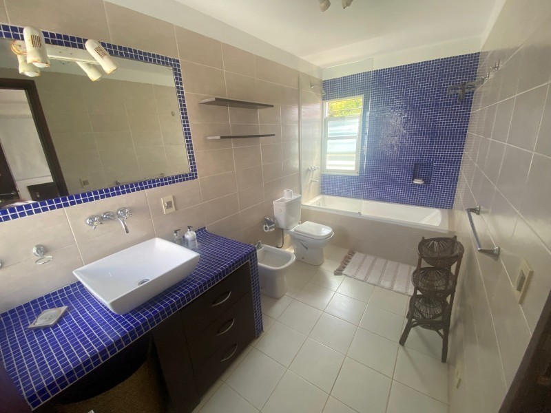 Casa en alquiler super bien ubicada en el corazón de La Barra.