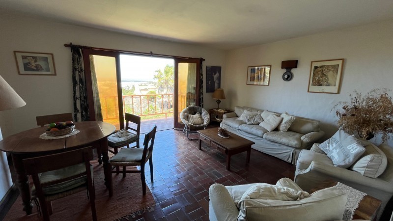 Departamento en alquiler a pasitos del agua en lo mejor de La Barra.