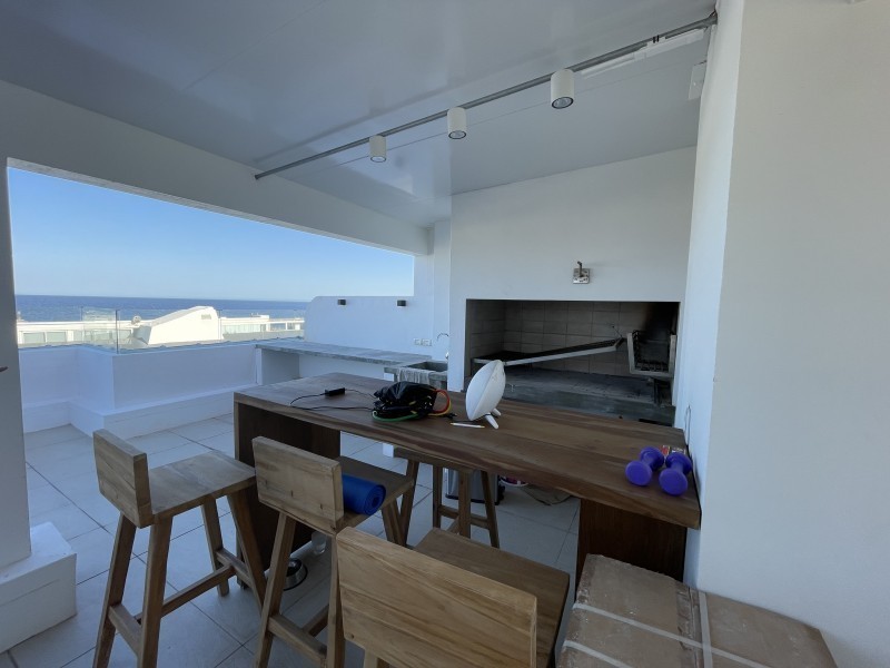 Importante departamento en alquiler con increible vista a Montoya, La Barra.