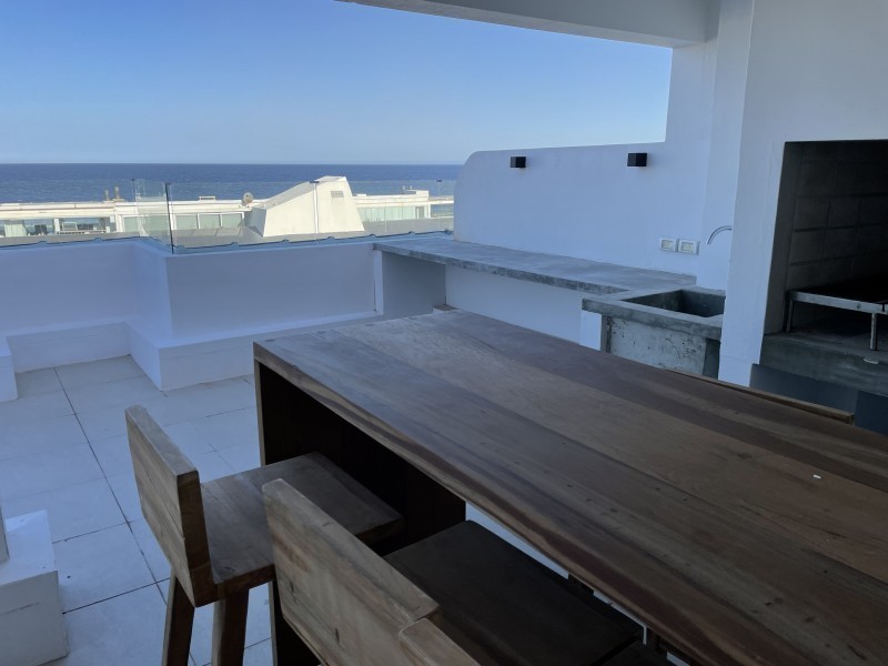 Importante departamento en alquiler con increible vista a Montoya, La Barra.