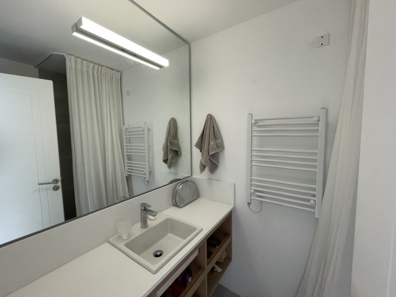 Importante departamento en alquiler con increible vista a Montoya, La Barra.