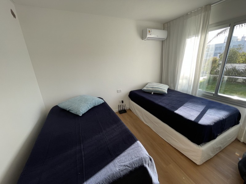 Importante departamento en alquiler con increible vista a Montoya, La Barra.