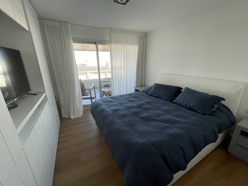 Importante departamento en alquiler con increible vista a Montoya, La Barra.