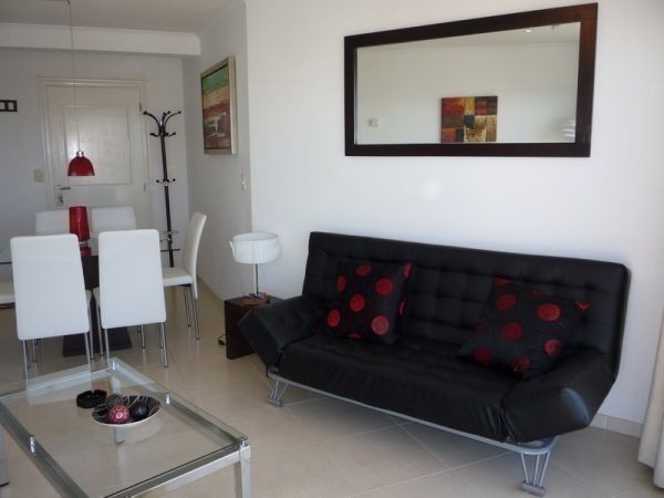 Magnifico Pent House en alquiler con vistas a la Playa Brava y entorno.