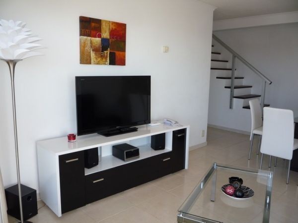 Magnifico Pent House en alquiler con vistas a la Playa Brava y entorno.