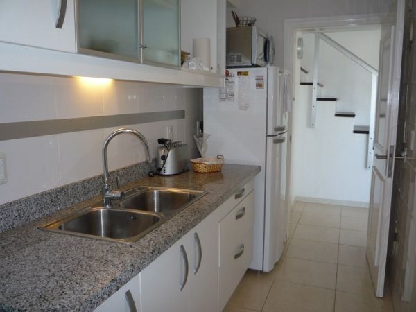 Magnifico Pent House en alquiler con vistas a la Playa Brava y entorno.