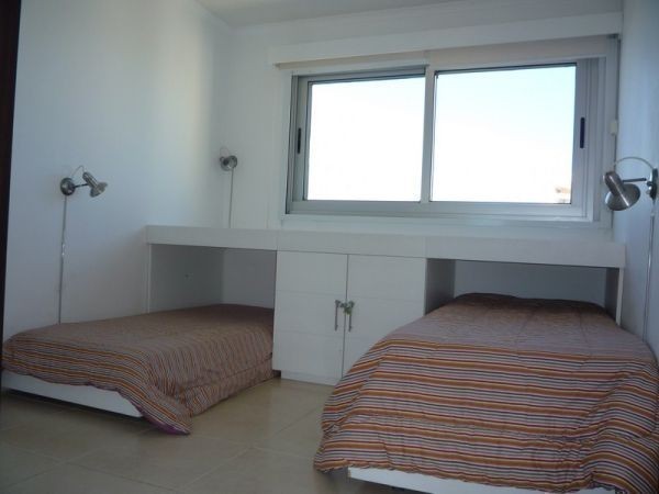 Magnifico Pent House en alquiler con vistas a la Playa Brava y entorno.