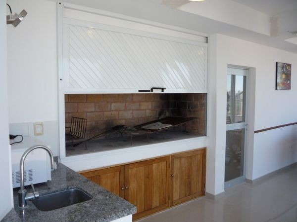 Magnifico Pent House en alquiler con vistas a la Playa Brava y entorno.