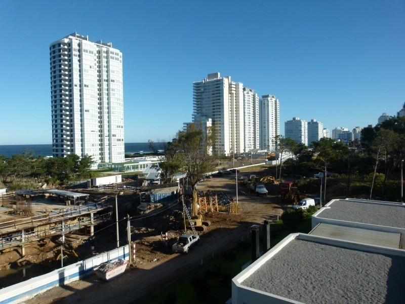 Departamento en alquiler en Playa Brava.