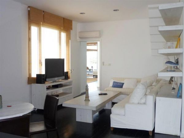 Penthouse en alquiler y venta con pileta propia e increibles vistas al mar.