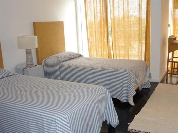 Penthouse en alquiler y venta con pileta propia e increibles vistas al mar.