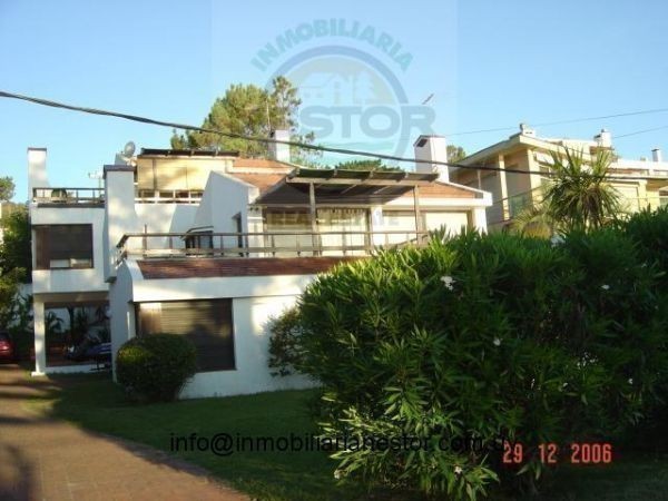 Linda casa a pasos de la playa de Solanas.