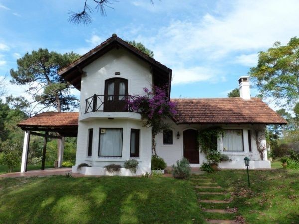 Exclusiva Casa Campo en alquiler, tranquilidad buen gusto y gran comodidad