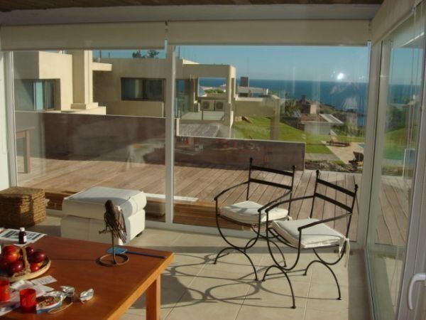 Casa con excelente vista a la bahía de Solanas.