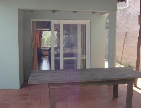 Linda casa con piscina a solo 300 metros del mar