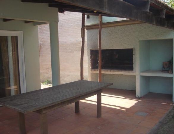 Linda casa con piscina a solo 300 metros del mar