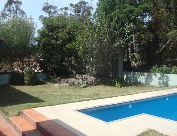 Linda casa con piscina a solo 300 metros del mar