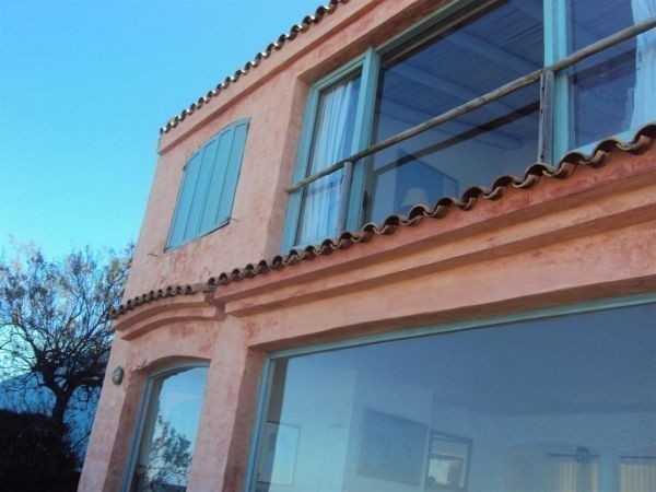 Magnífica casa en Punta Piedras en alquiler sobre la playa
