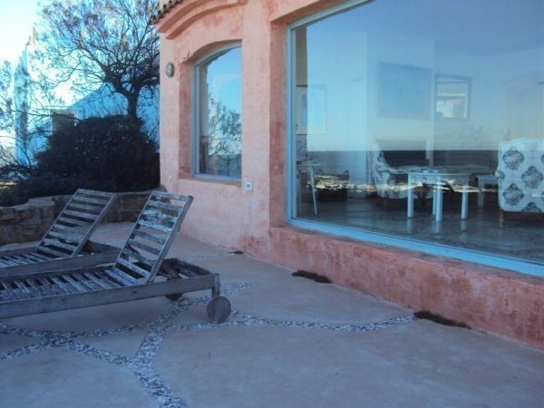 Magnífica casa en Punta Piedras en alquiler sobre la playa