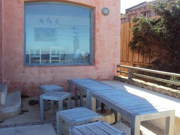 Magnífica casa en Punta Piedras en alquiler sobre la playa