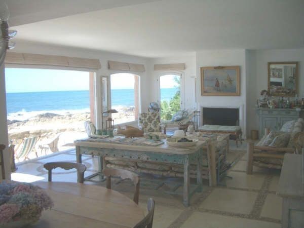 Magnífica casa en Punta Piedras en alquiler sobre la playa