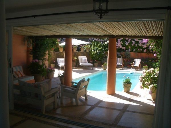 Magnífica casa en Punta Piedras en alquiler sobre la playa