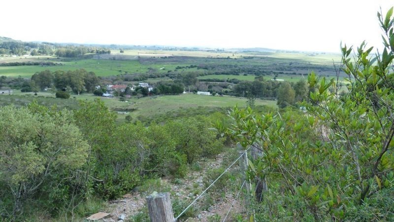 Chacra en Abra de Perdomo en pleno cerro con excelentes vistas.