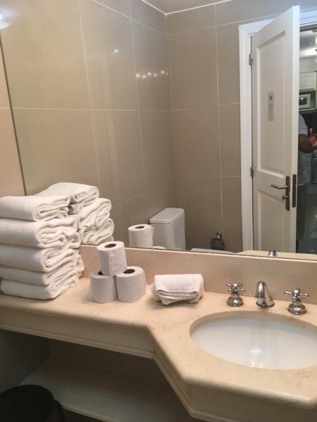 Amplio apartamento de un dormitorio con todos los servicios, con entrega y financiacion en 48 ctas