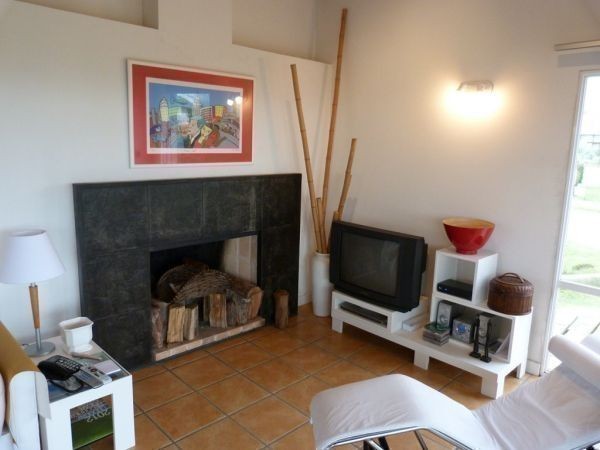 Muy buena casa frente al mar con deck en Solanas,  piscina, 4 dormitorios, 3 baños y parrillero